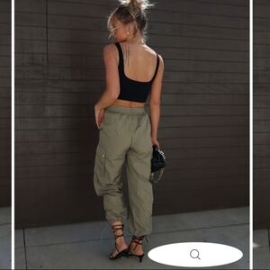 Vici parachute pant. Olive size Large.